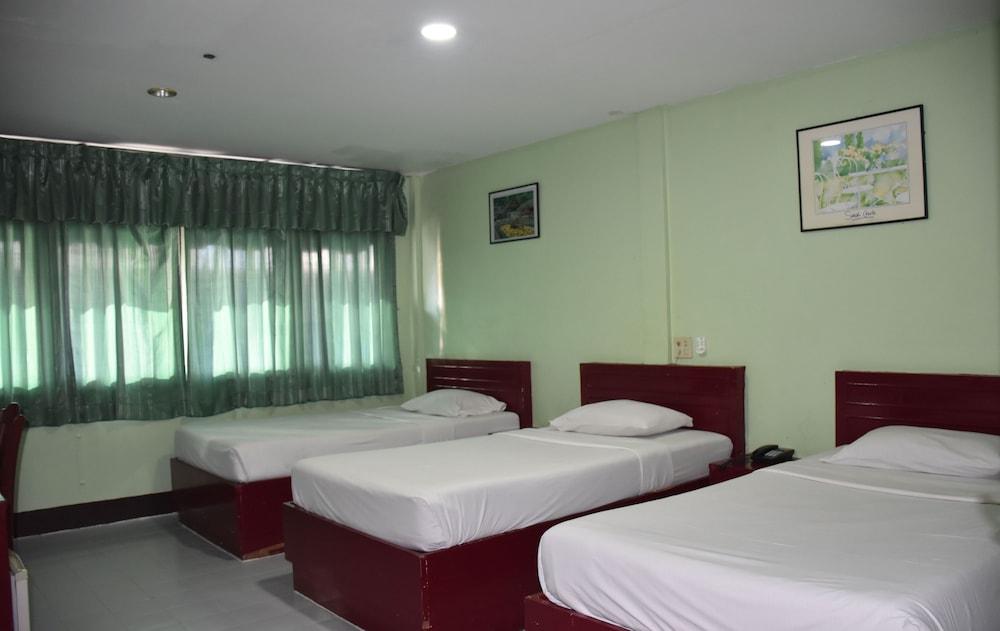 Woodlands Inn Hotel Бангкок Экстерьер фото