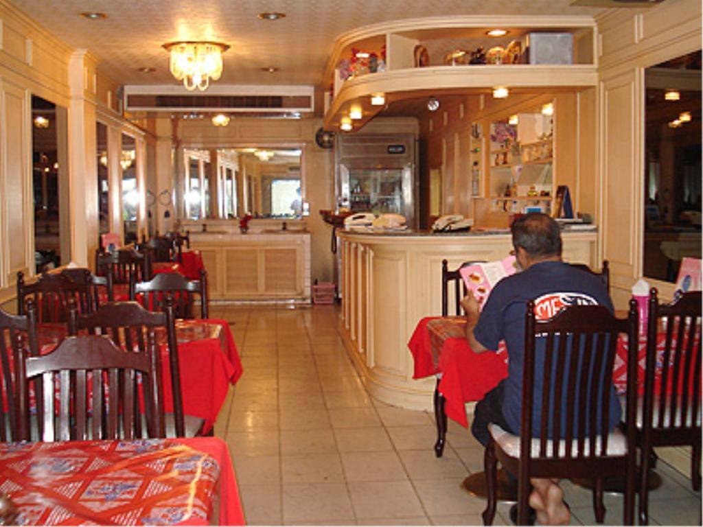 Woodlands Inn Hotel Бангкок Экстерьер фото