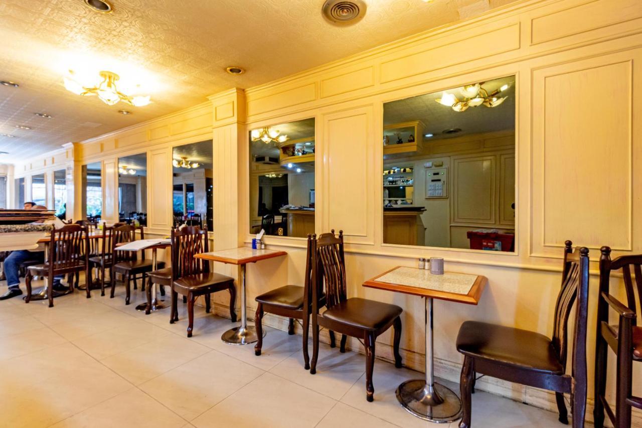 Woodlands Inn Hotel Бангкок Экстерьер фото