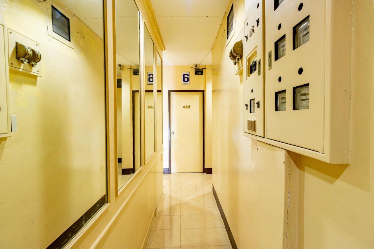 Woodlands Inn Hotel Бангкок Экстерьер фото
